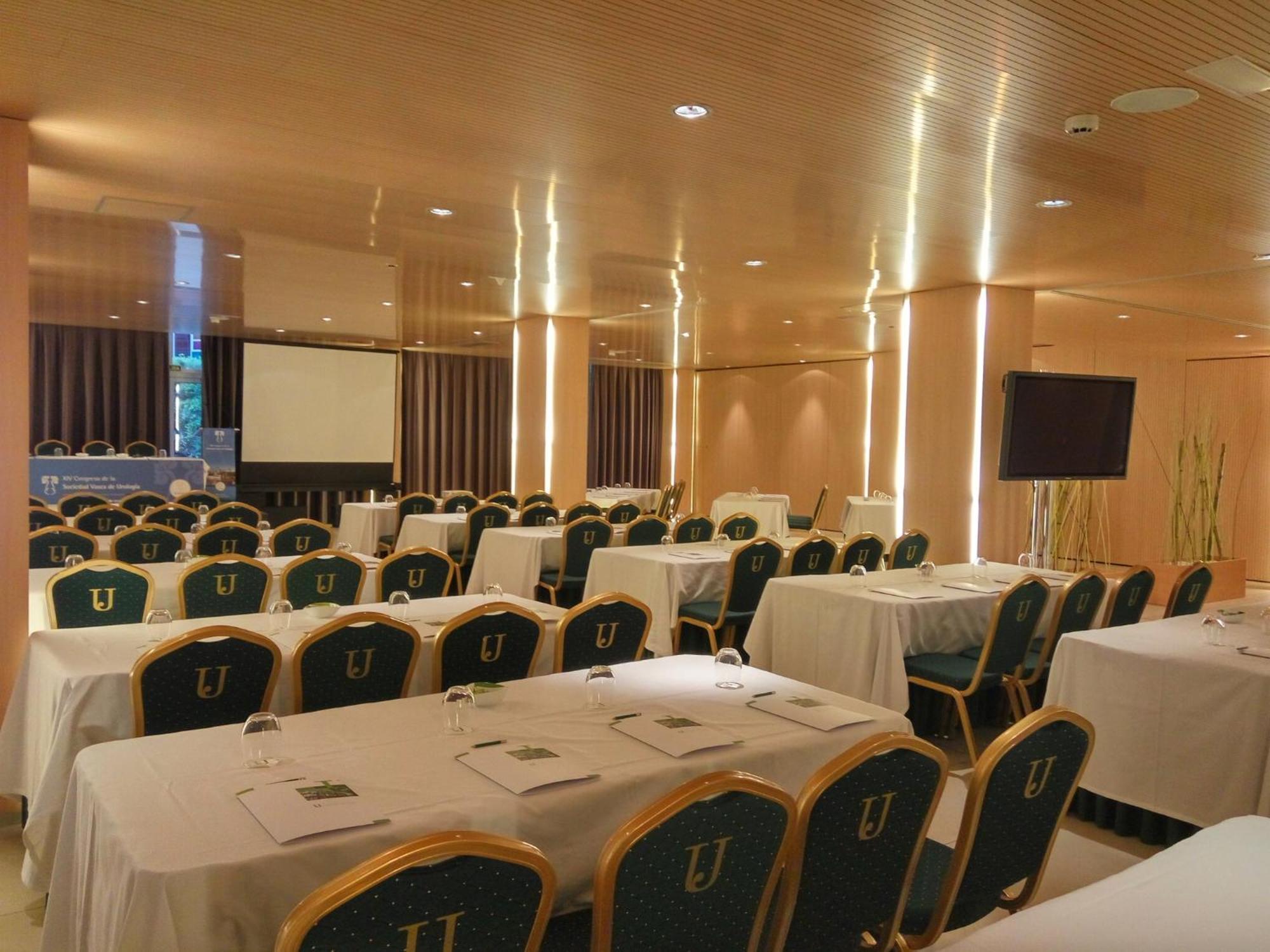 Hotel Jardines De Uleta Suites Vitoria-Gasteiz Exteriér fotografie