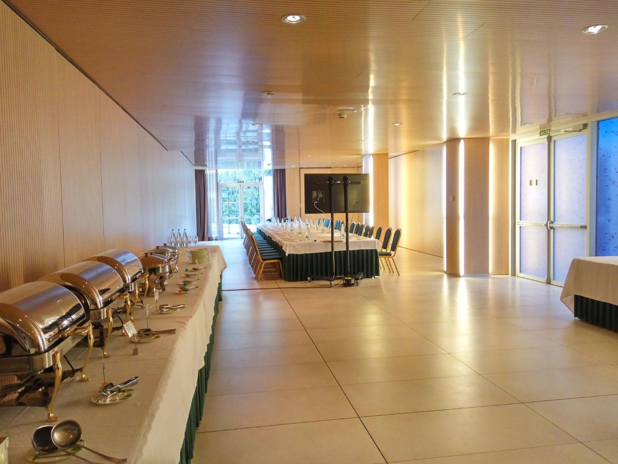 Hotel Jardines De Uleta Suites Vitoria-Gasteiz Exteriér fotografie