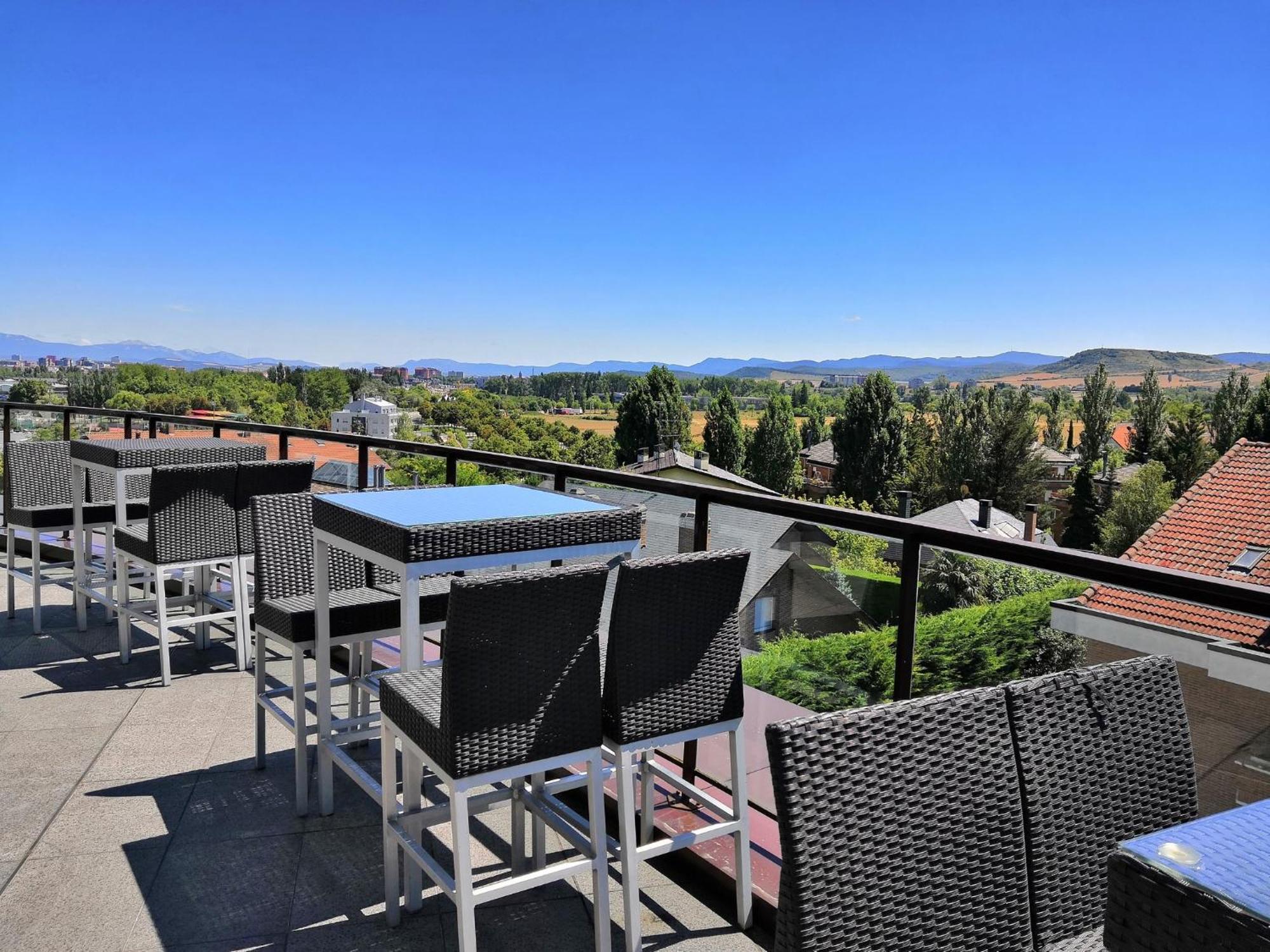 Hotel Jardines De Uleta Suites Vitoria-Gasteiz Exteriér fotografie