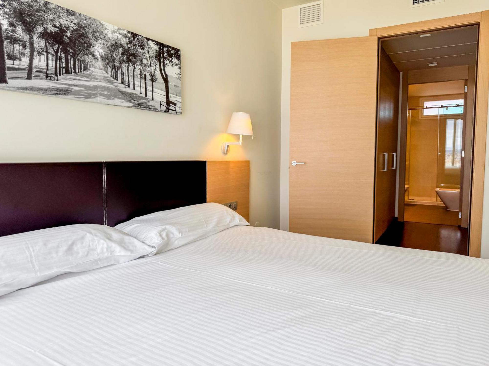 Hotel Jardines De Uleta Suites Vitoria-Gasteiz Exteriér fotografie