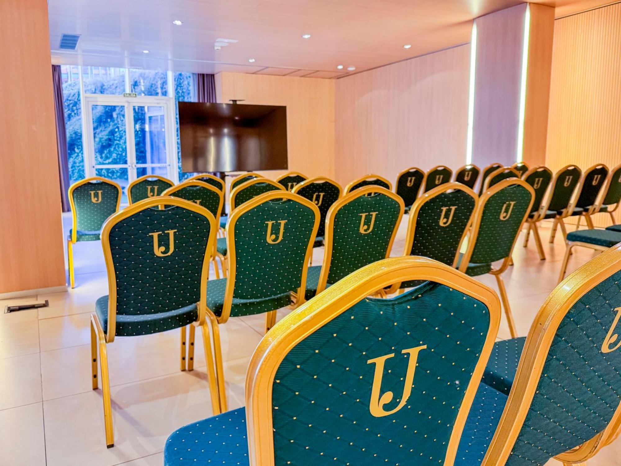 Hotel Jardines De Uleta Suites Vitoria-Gasteiz Exteriér fotografie